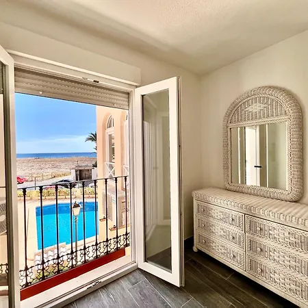 De Lujo Con Piscina Y Vistas Al Mar Apartment
